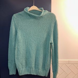Sweater in turquoise